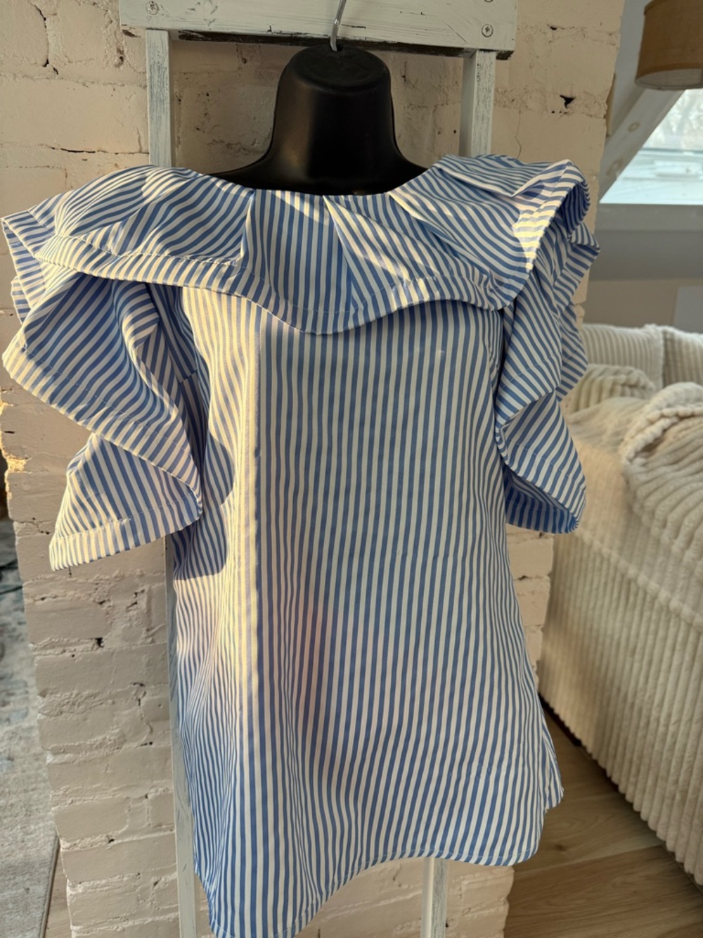 Garcia Blue & White Striped Off-Shoulder/on shoulder Ruffle structured blouse - Picture 2 of 11